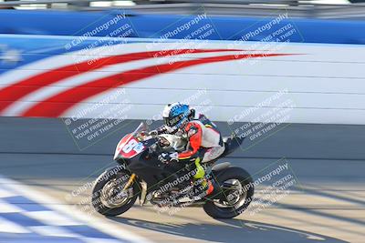 media/Jan-21-2022-Fastrack Riders (Fri) [[90b5309cc6]]/Level 4/Session 1 Front Straight/